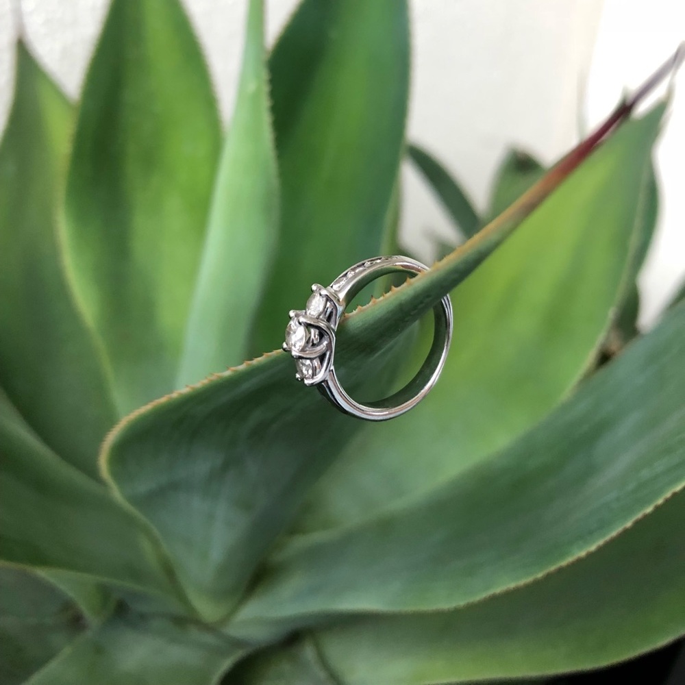 1 Carat tw Beautiful Diamond Engagement Ring